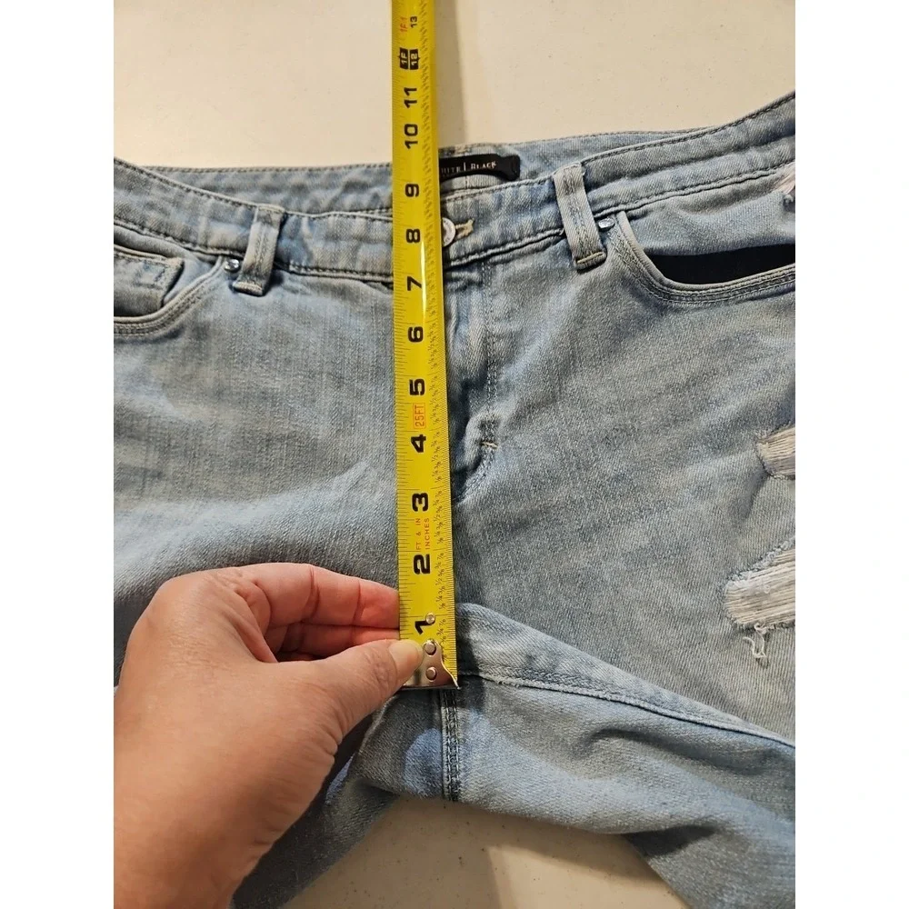 White House Black Market Girlfriend Jean Shorts Womens Size 8 Distressed (A1229)